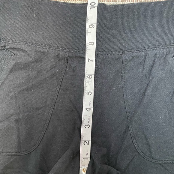 | Athleta | shorts. Size S. - Picture 6 of 7